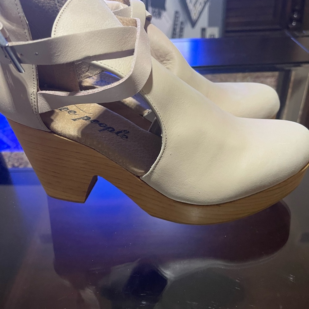 Free People Cream Leather Women's Shoes